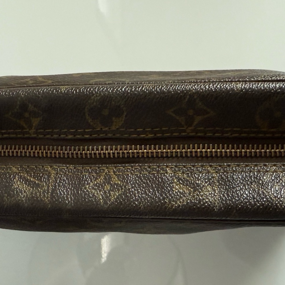 AUTH Louis Vuitton Monogram Trousse Toilette 28 Cosmetics Pouch Purse - Picture 3 of 11